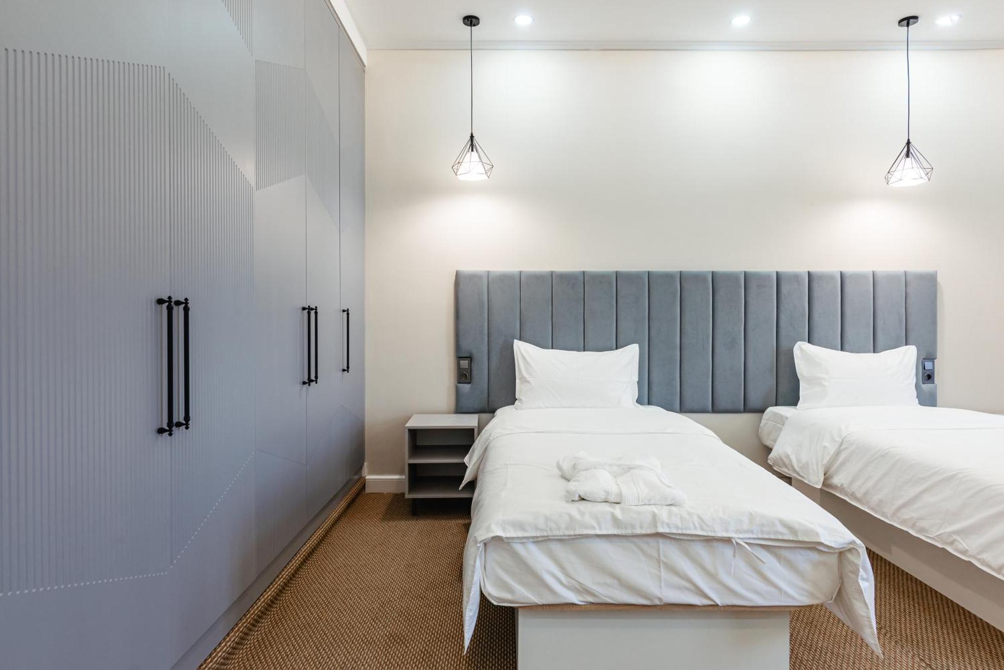 Aykun Hotel Almati Kültér fotó