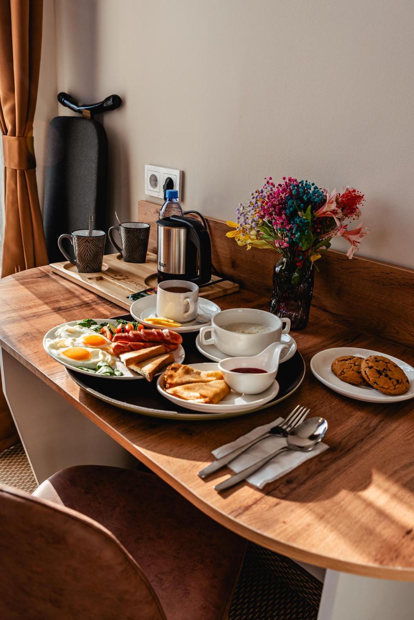 Aykun Hotel Almati Kültér fotó