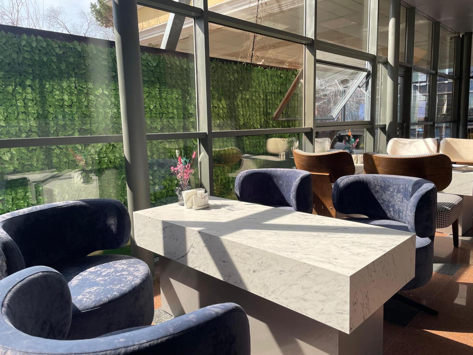 Aykun Hotel Almati Kültér fotó