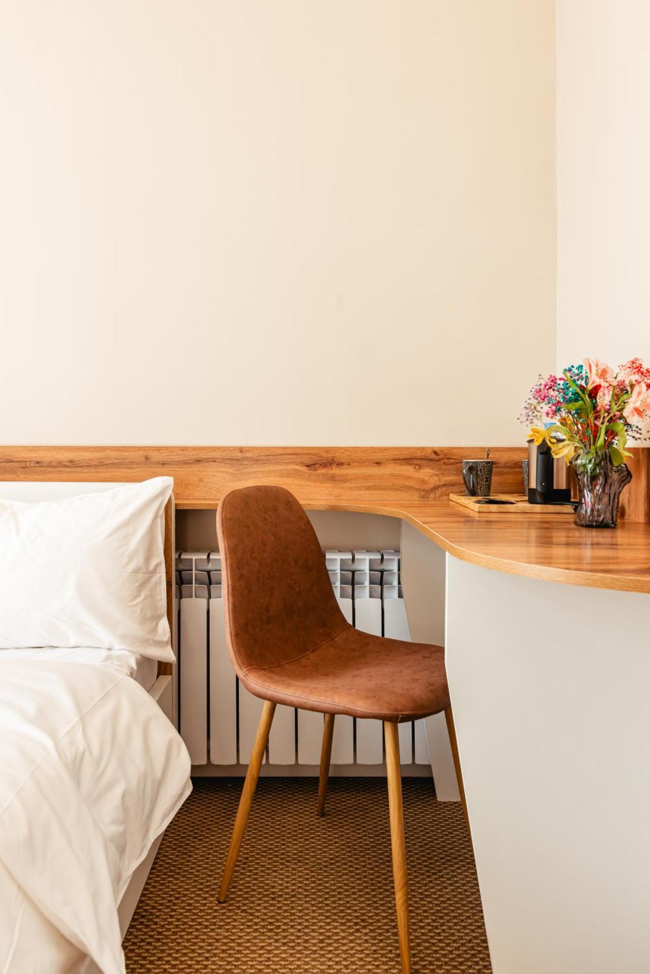 Aykun Hotel Almati Kültér fotó