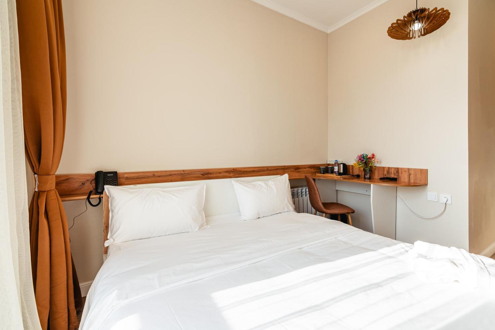 Aykun Hotel Almati Kültér fotó