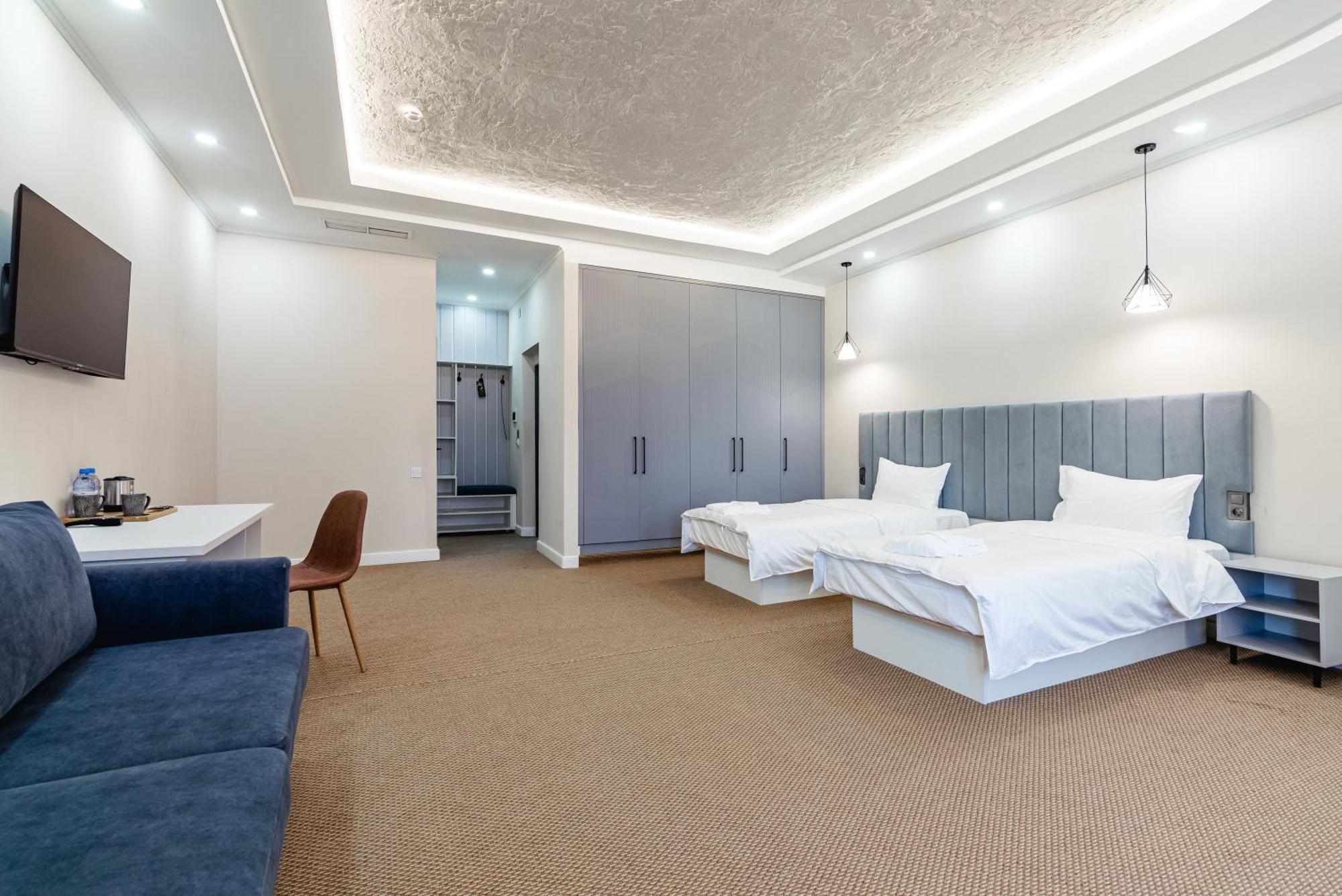 Aykun Hotel Almati Kültér fotó