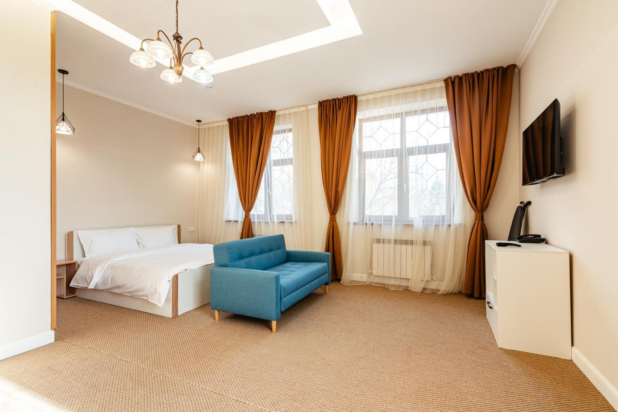 Aykun Hotel Almati Kültér fotó