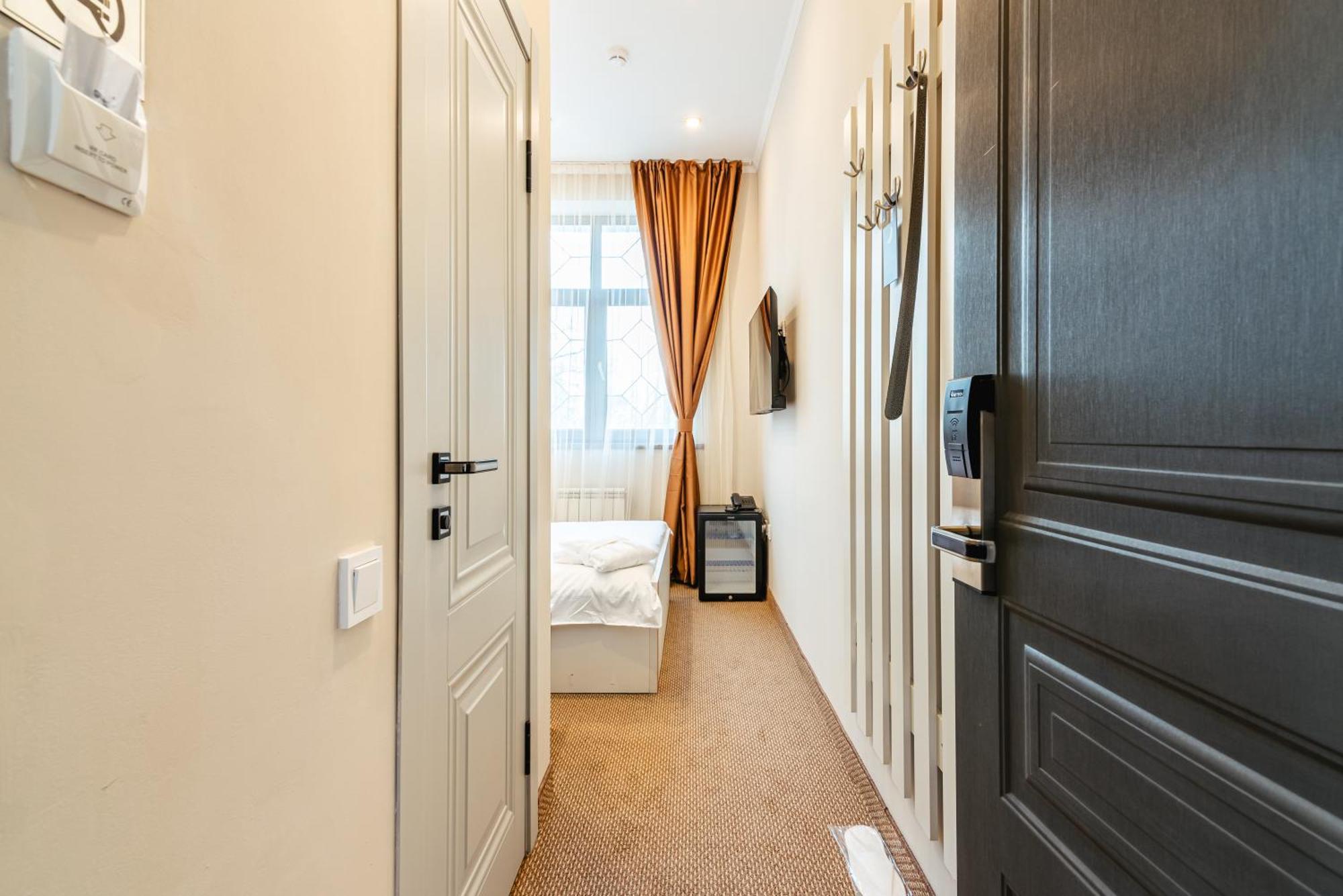 Aykun Hotel Almati Kültér fotó