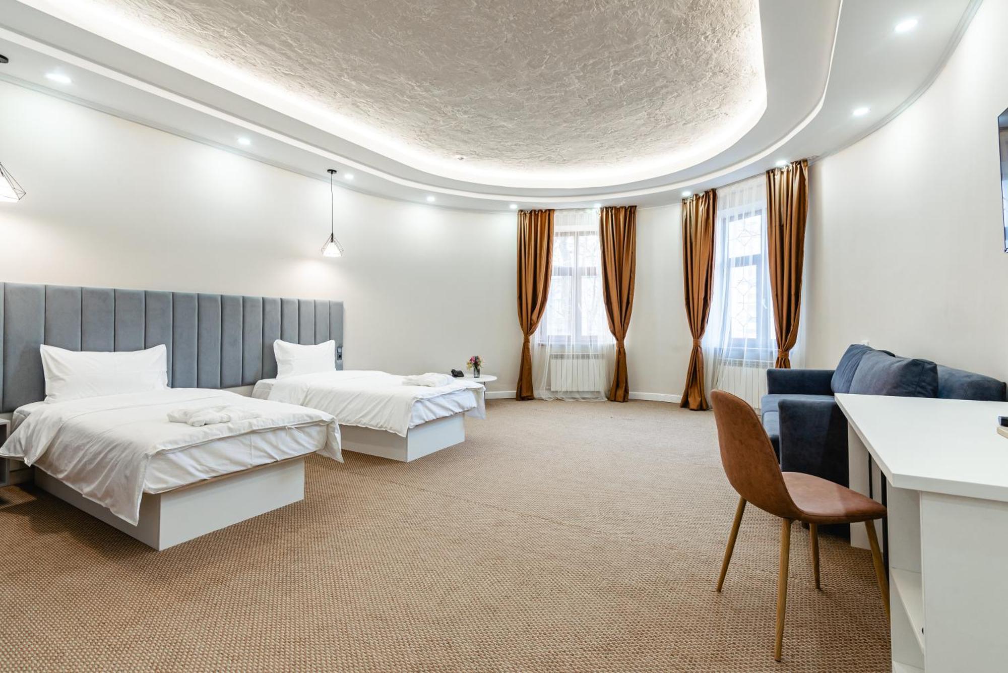 Aykun Hotel Almati Kültér fotó