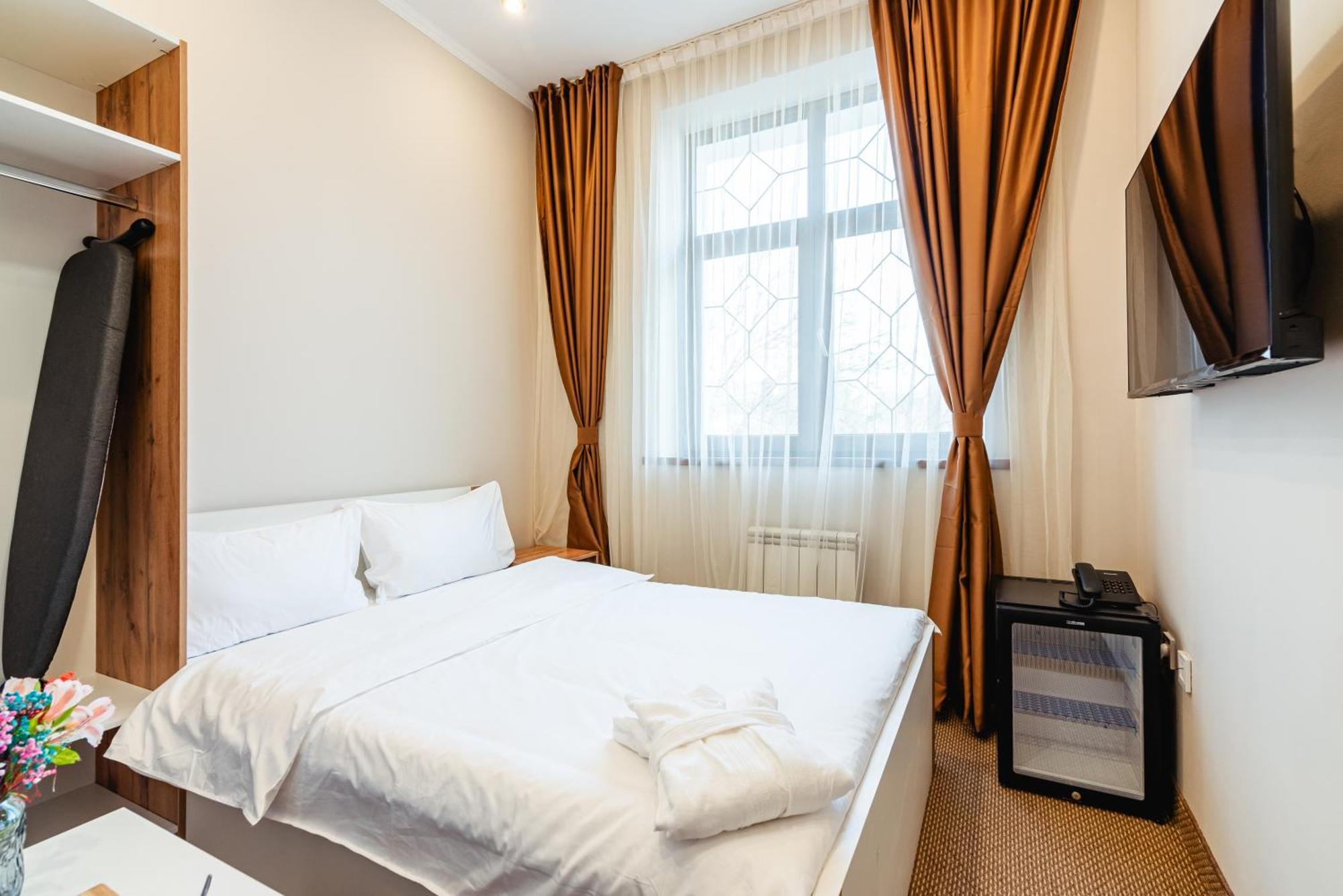 Aykun Hotel Almati Kültér fotó